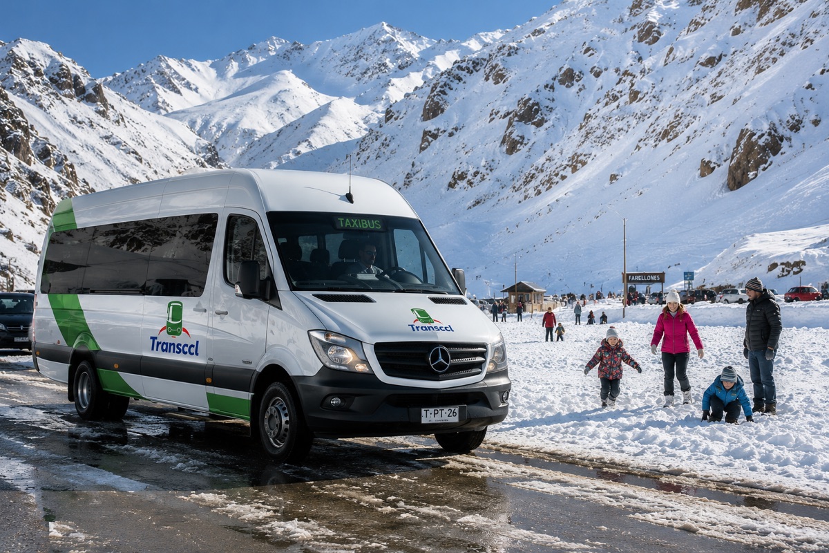 Minibús Transccl en viaje a la nieve en Farellones